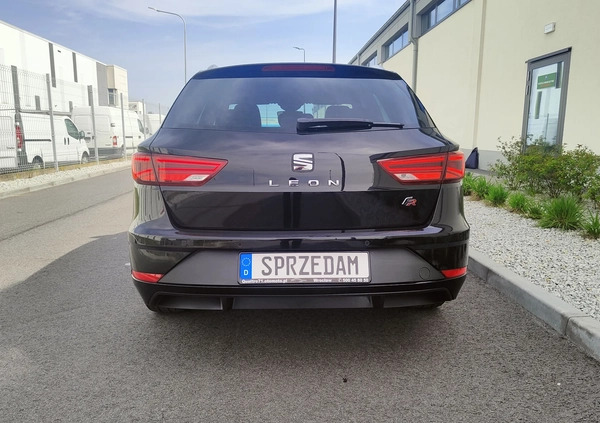 Seat Leon cena 52800 przebieg: 150000, rok produkcji 2019 z Przemyśl małe 781